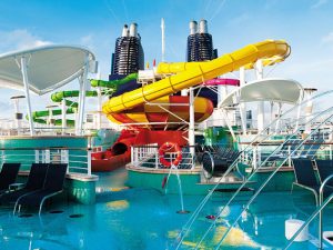 Cruceros con toboganes de agua y aquapark